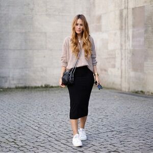 Tahari Black Pencil Skirt Women’s Size 12 | Knee Length Career Workwear